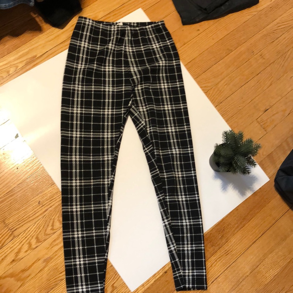 Long pants feel like leggings and stretchy